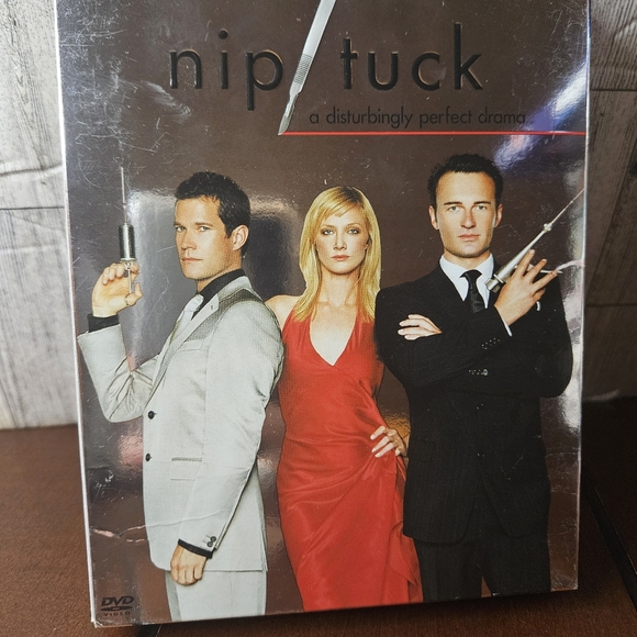 Nip Tuck The Complete Second Season DVD Season Two 2 Color 773 Minutes 6-Disc St - Picture 3 of 4